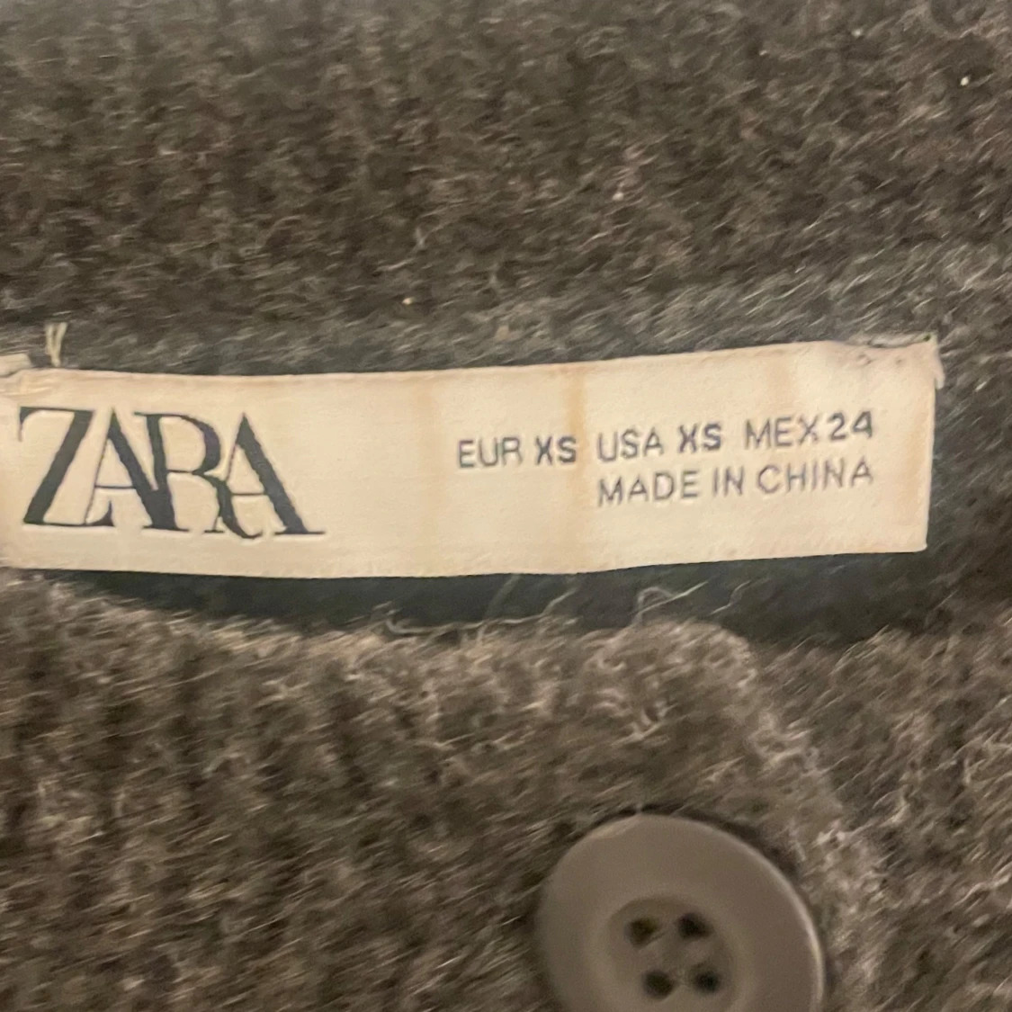 Mörkgrå kofta från Zara - 91