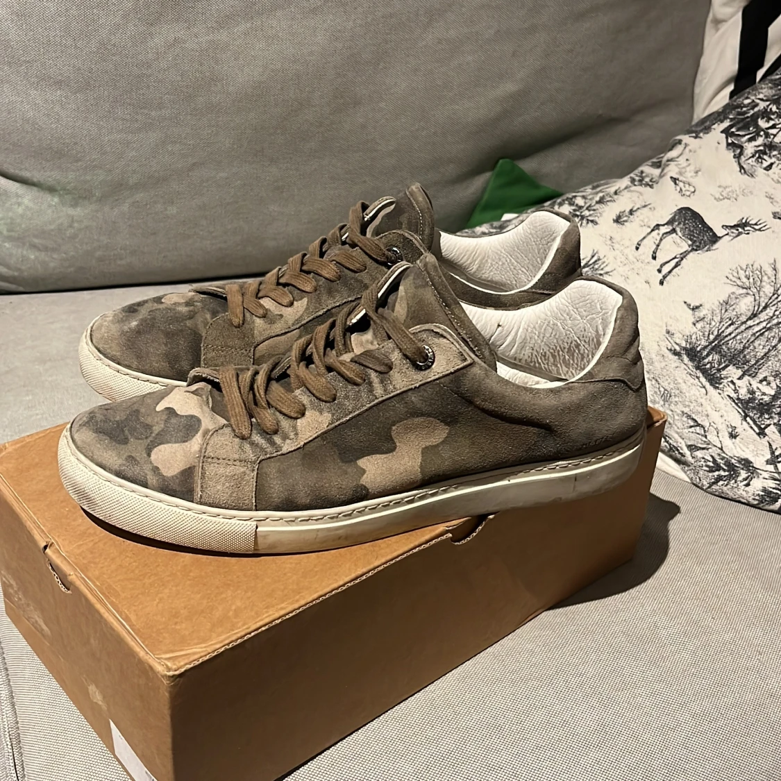 Zadig & Voltaire Camouflage sneakers i mocka