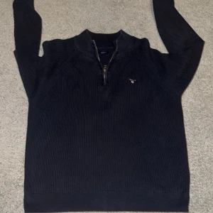 Marinblå tröja från Gant  - Marinblå Gant tröja L