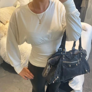 Topp med i dragen midja ❤️❣️ - Så unik och snygg❣️❣️