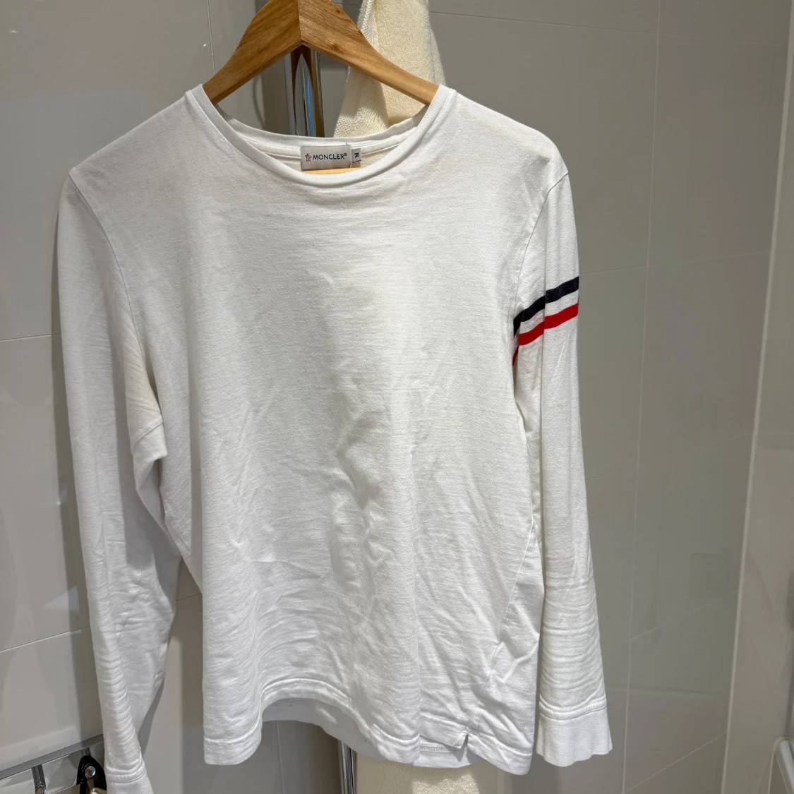 Vit långärmad tröja från Moncler