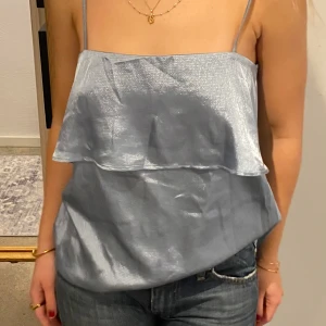 Fest topp - Så snygg blå skimrande fest topp!💗💗