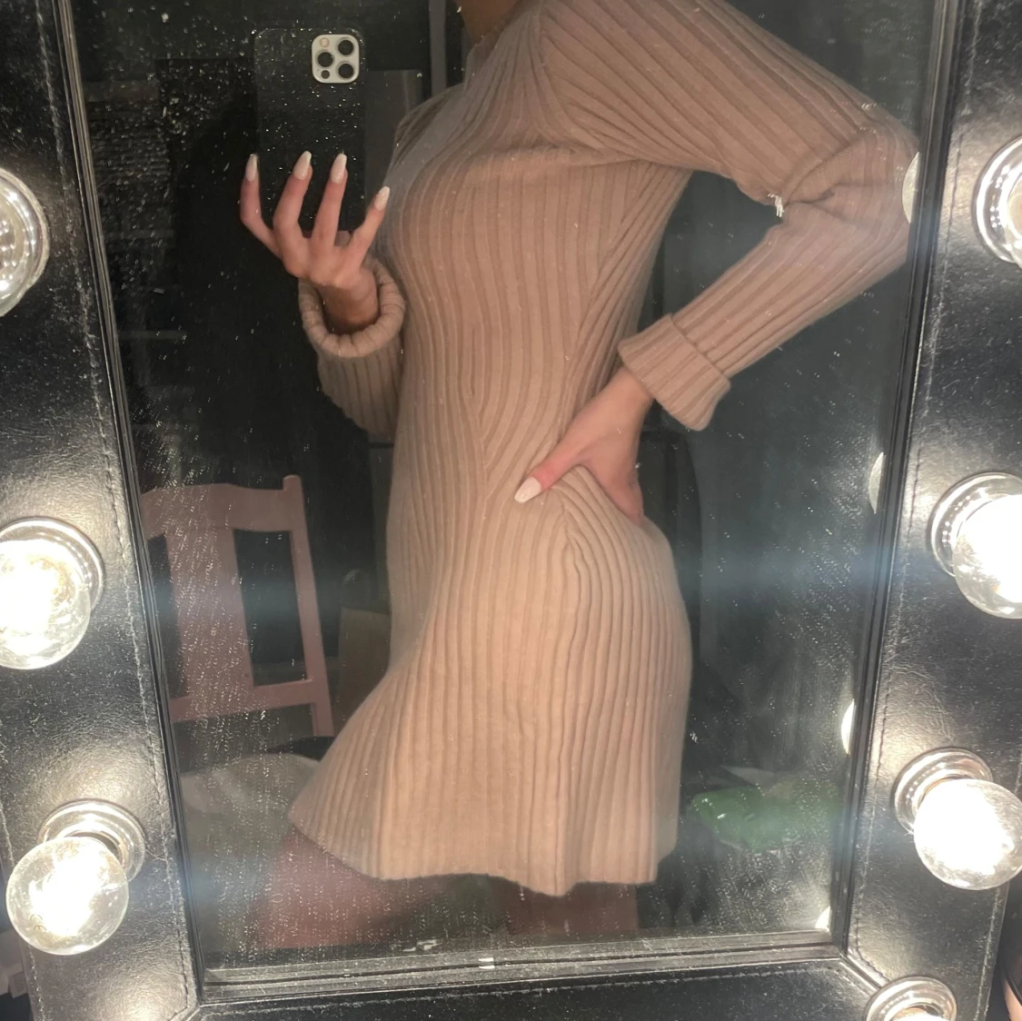 Puderrosa stickad klänning - 90