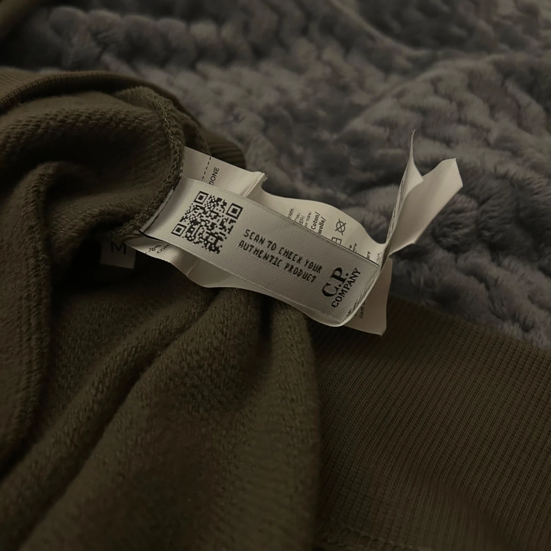 Olivgrön hoodie från C.P. Company - 93