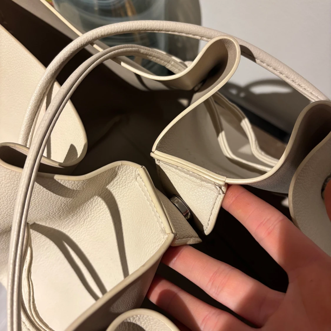 Beige handväska från Stockholm Studio - 3