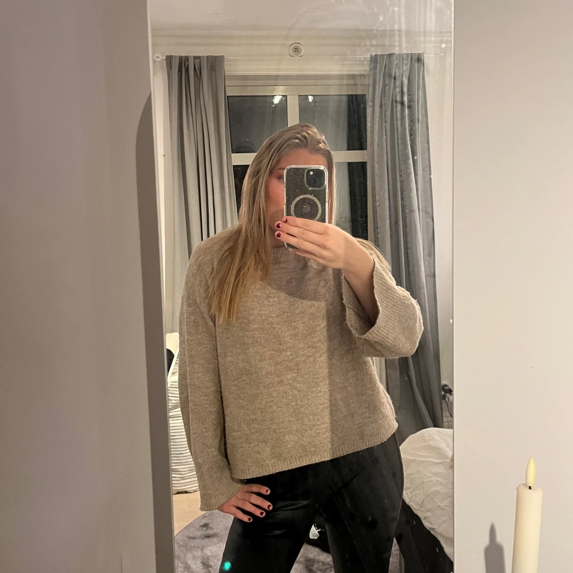 Beige stickad tröja - 1