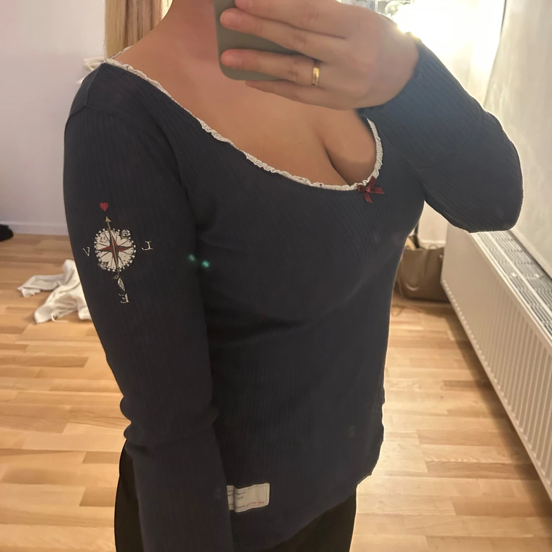 Mörkblå långärmad topp fr odd molly - 1