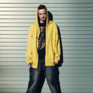 hoodie som liknar jesses - skit fet typ neon gul hoodie liknar jesses 🤪🤪🤪🤪