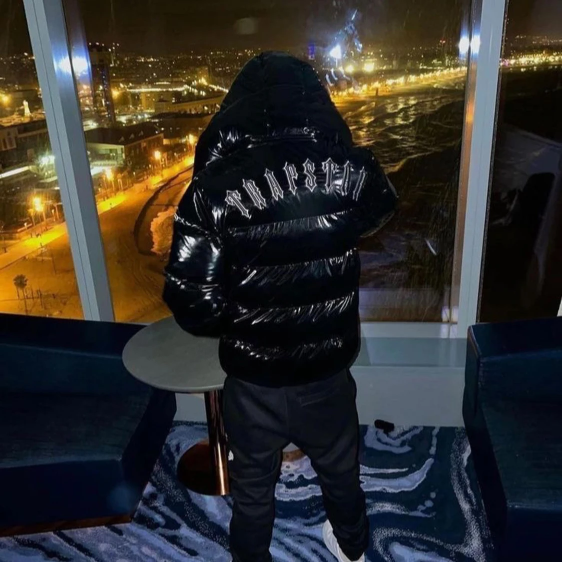 Svart pufferjacka från Trapstar