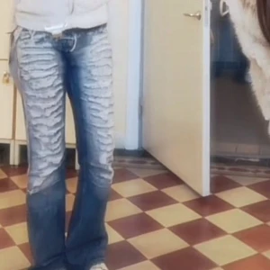 Blå bootcut jeans från jaded london - Jättesnygga med coola detaljer✌️