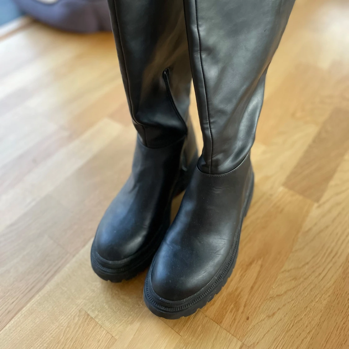 Svarta knähöga boots från NA-KD - 1