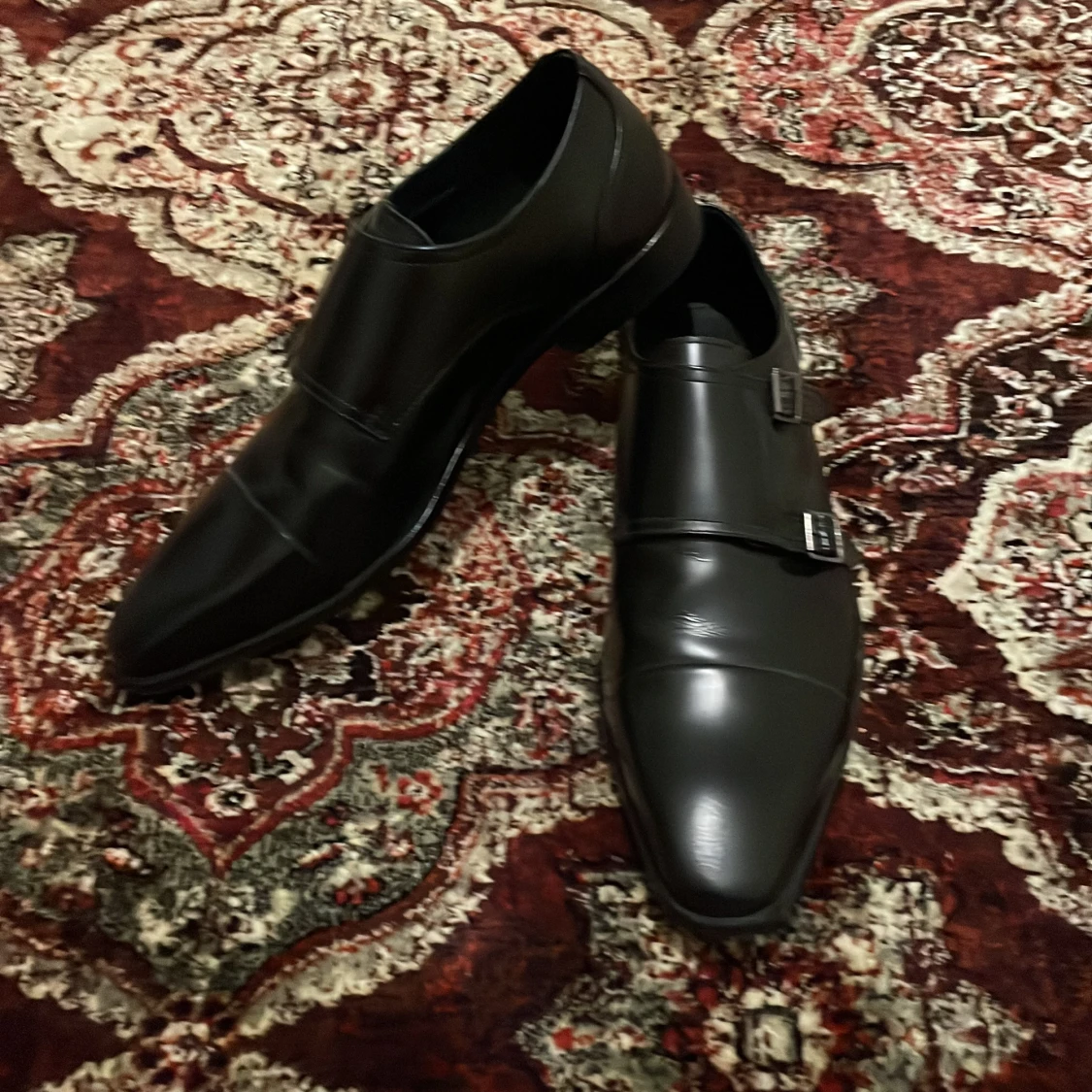 Svarta skinnskor med spännen - 2