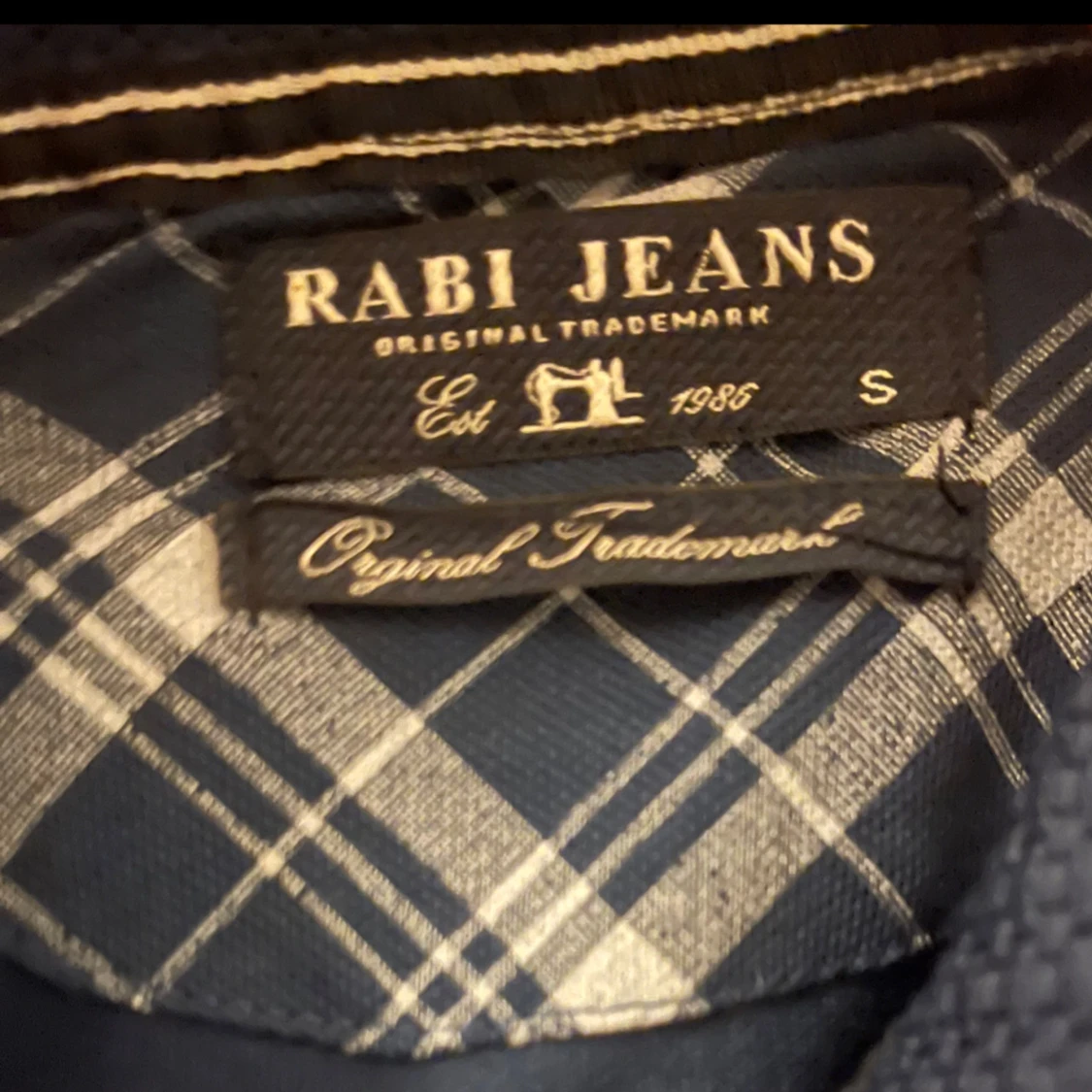 Mörkblå pikétröja från Rabi Jeans - 2