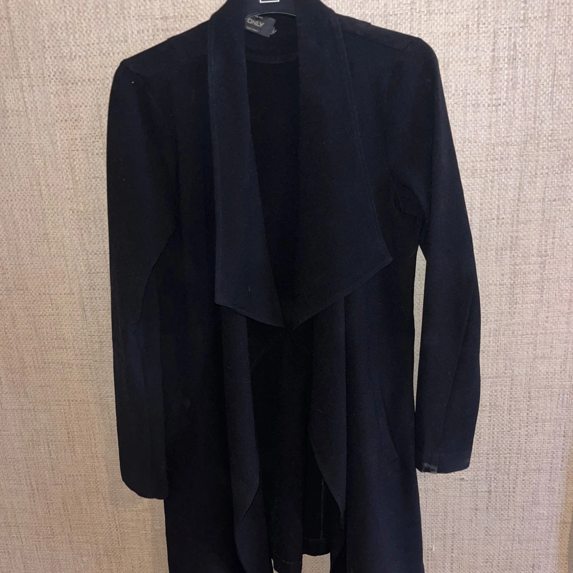 Svart lång kappa från Only