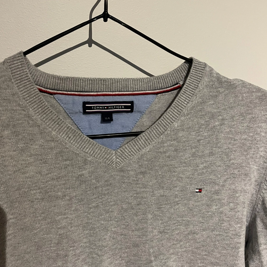 Grå tröja från Tommy Hilfiger - 2