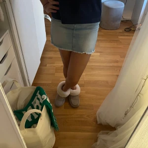 Jeanskjol - Ljusblå jeanskjol