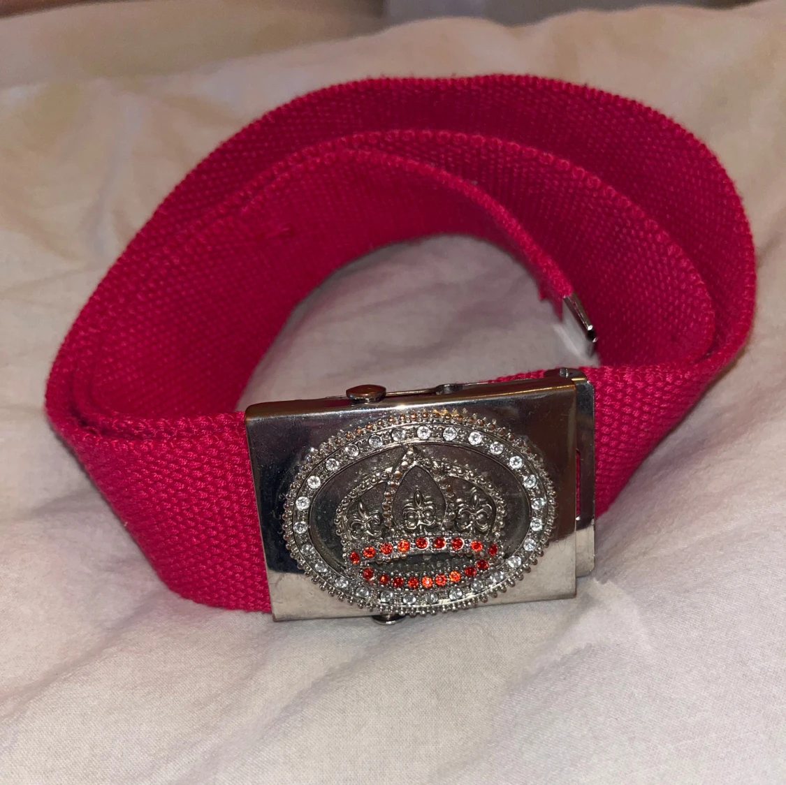Rosa bälte med glittrigt spänne - 1