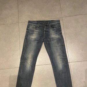 G-gstar - G-star jeans slim fit faded 9/10 skick en defekt som du ser på bild tre w29 l32