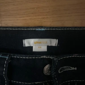 Lågmidjade jeans  - Helt nya Lågmidjade jeans från Gina st 158, säljer pågrund av att dem inte komma till användning 