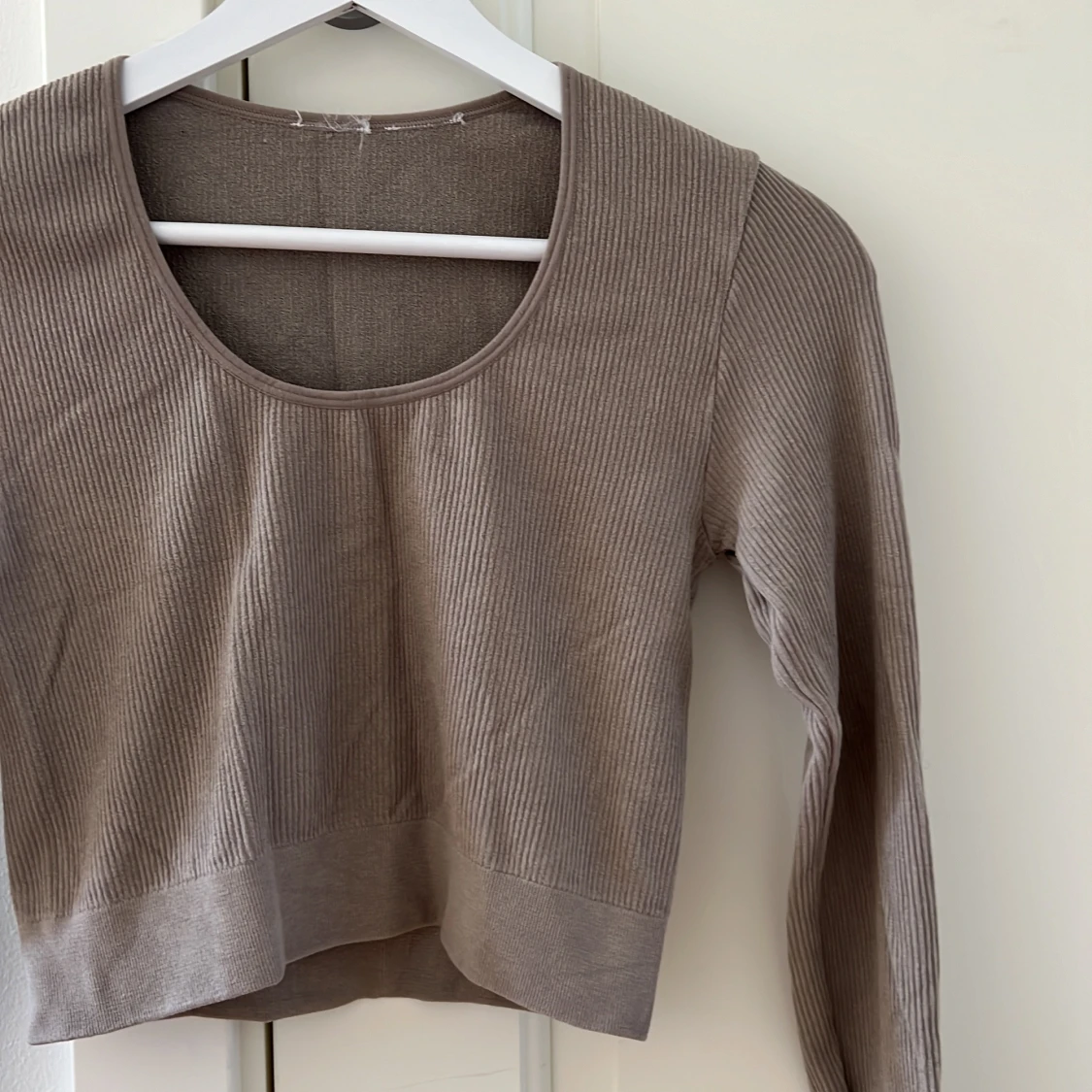 Croppad långärmad träningströja - 90