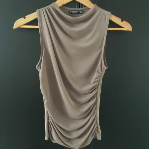 Topp - Skitsnygg topp säljer då jag inte tycker färgen passar mig✨✨