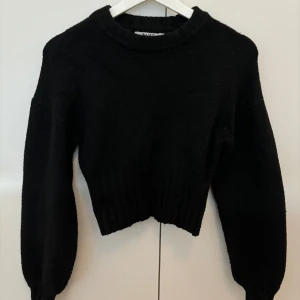 Stickad tröja NA-KD - Fint skick :)