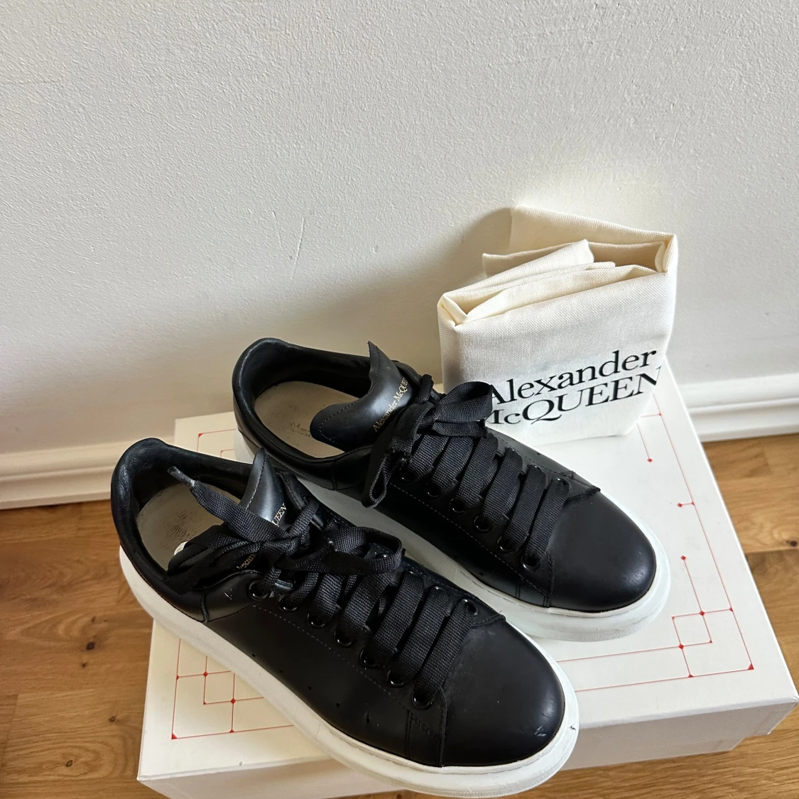 Alexander McQueen - 90