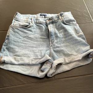 Jeans shorts  - Jätte fina jeans shorts även nu till hösten