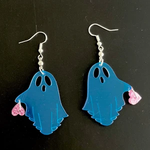 Skräck örhängen ❤️ - Nickelfria krokar. Hämtas i Hornstull i Stockholm eller skickas. 👻