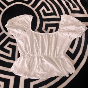 Topp - Kort elegant topp