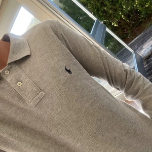 Ralph lauren  - Ralph lauren jag har alldrig använt den, skicket är 10/10 