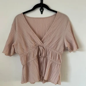 Blus - Jätte fin rosa blus som ej är använd☺️😇