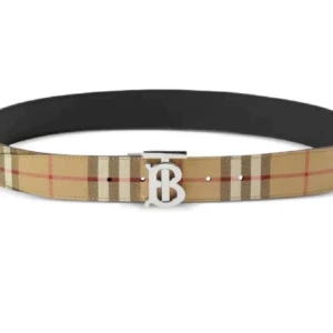 Burberry bälte - 10/10 skick använt nåra gånger köpte för 600 man kan vända på det så blir det svart också inte använt så mycket för passade inte min stil man får med en påse box och hål tryckare