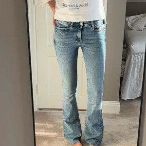 Snygga diesel jeans - Säljer coola bootcut jeans från diesel. Köpta för ca 2000kr  W25 L32💗