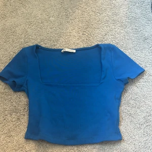 Zara topp - Som ny, använd ett få tal gånger men är lite stor för mig.