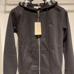 Burberry kofta storlek S,M,L