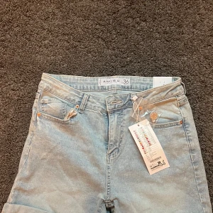 Jeans shorts  - Har aldrig använt 