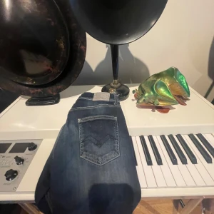 Replay jeans - W28 replay hyperflex jeans ny skick. 