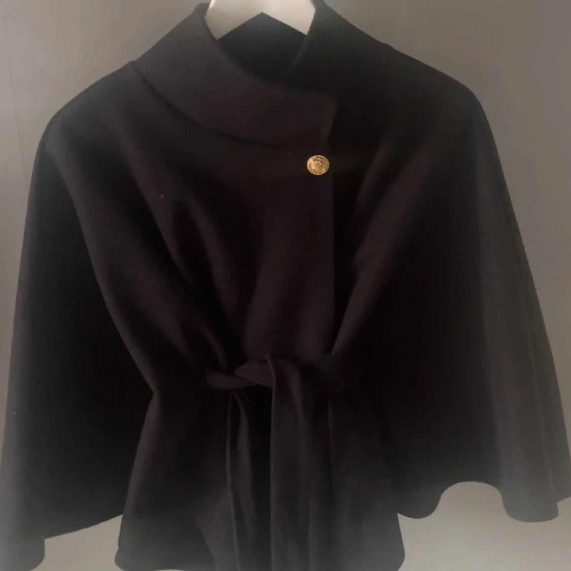 Svart kappa från Missay - 1