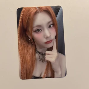 Yeji itzy photocard  - Yeji itzy photocard, no damages 