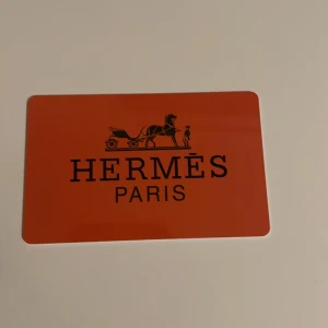 Kort och damm påse - Säljer ett kort och en dammpåse som är helt nya pågrund av att jag inte har någon användning för de. 