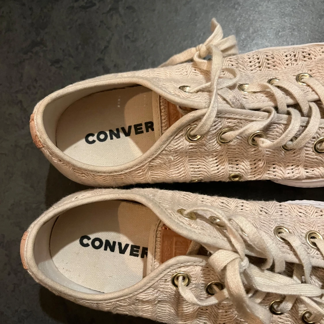 Beige sneakers från Converse - 1