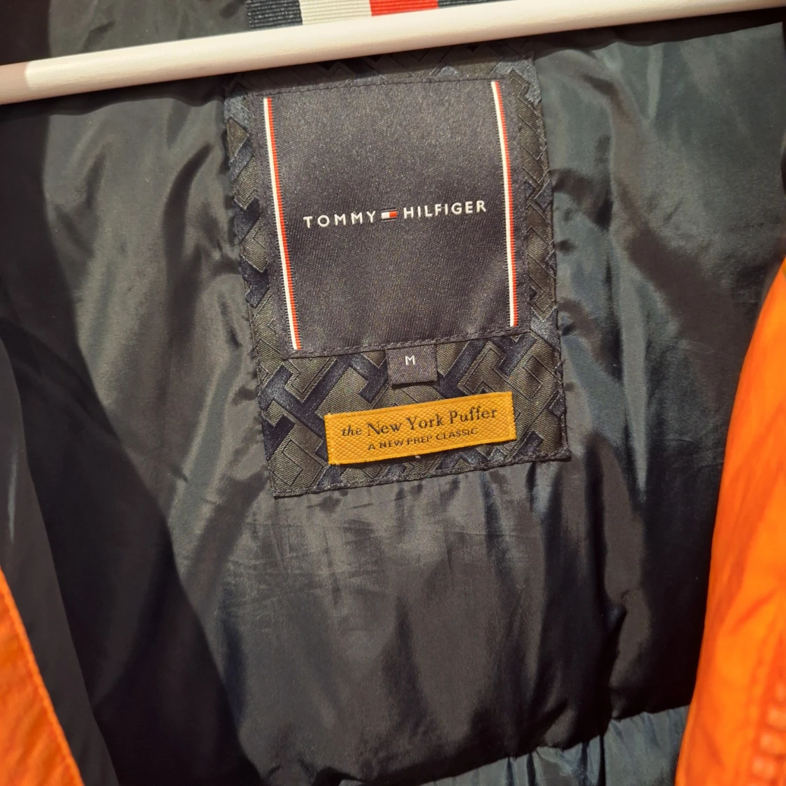 Orange pufferjacka från Tommy Hilfiger - 1
