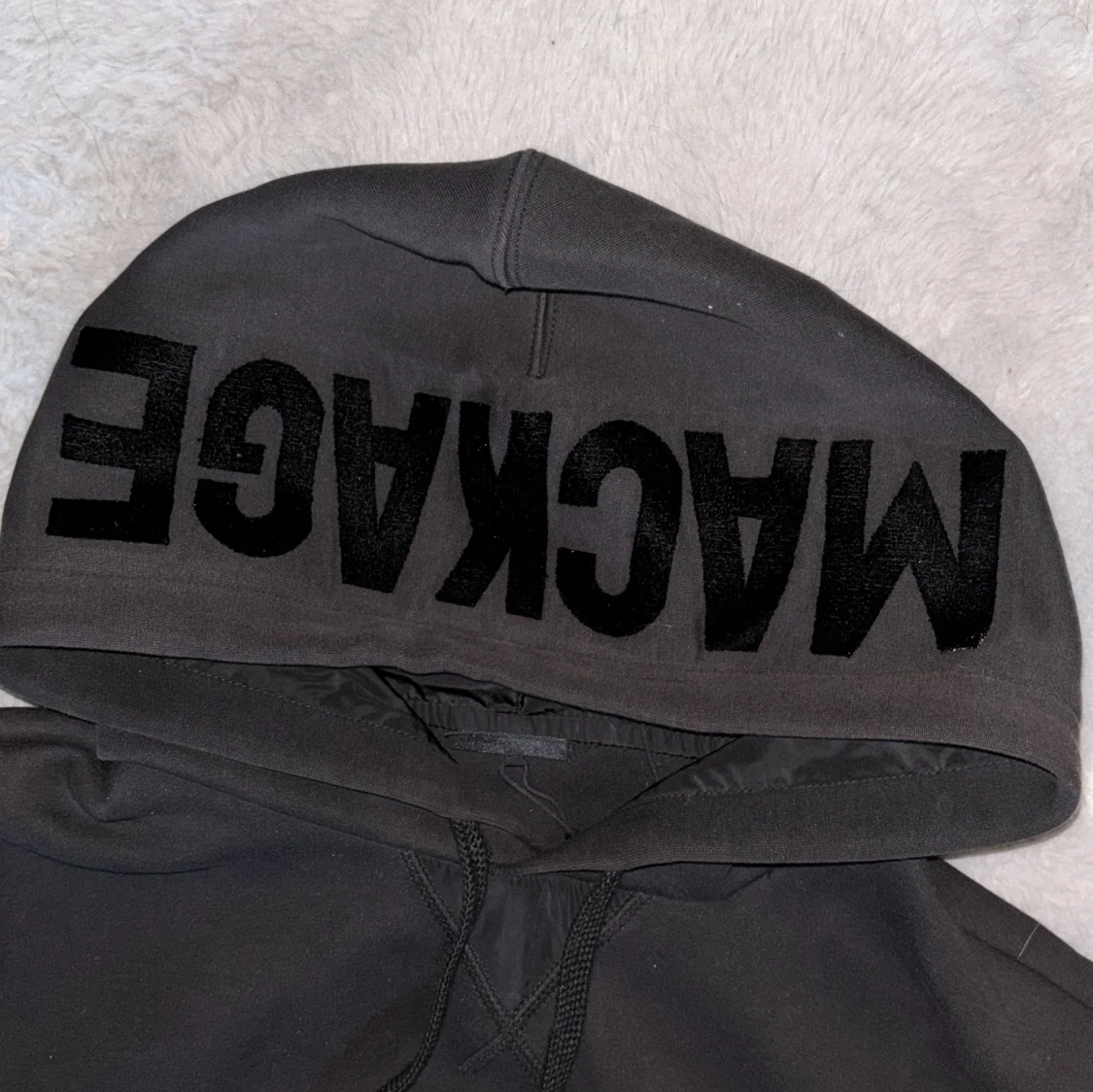 Svart hoodie från Mackage - 2