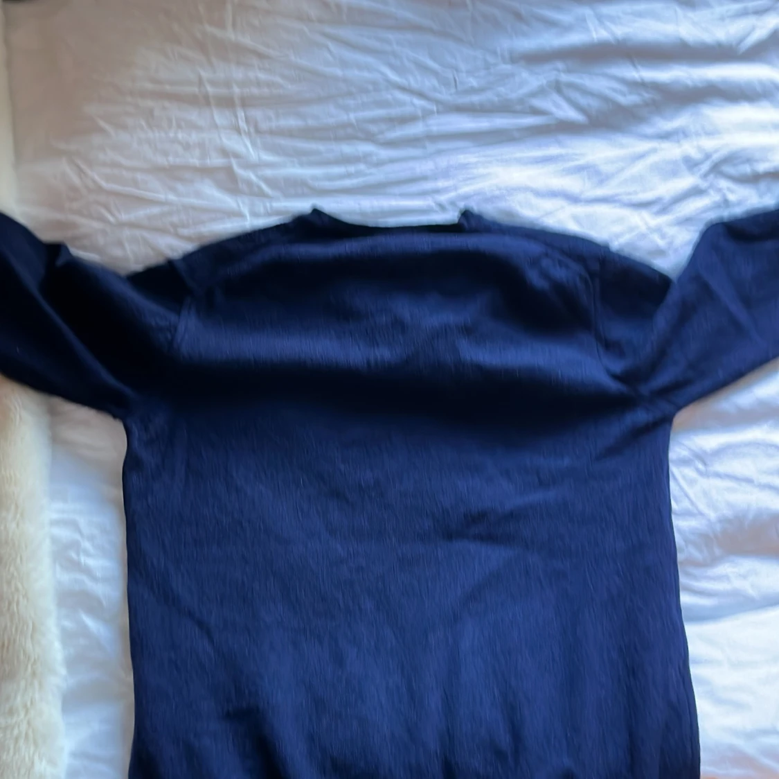 Mörkblå tröja från J.Lindeberg - 1