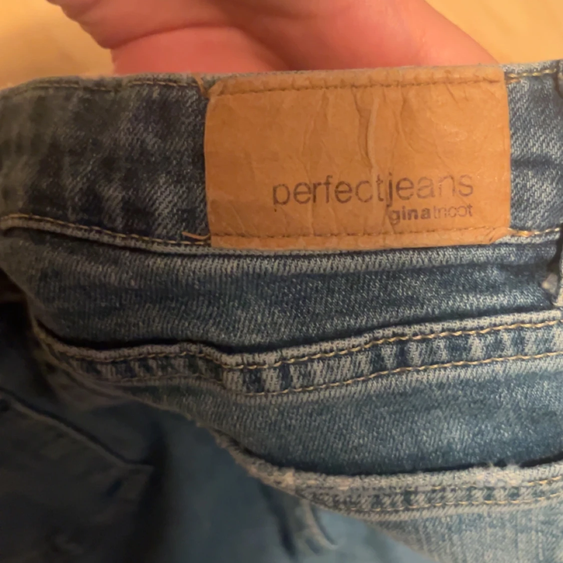 Blå jeans från Gina Tricot - 2