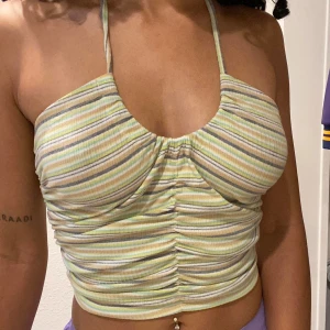 Supersöt topp - Säljer denna supersöta randiga topp!