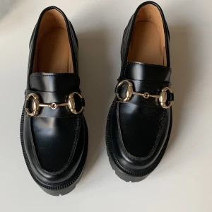 Loafers - Jättefina loafers använd 1 gång. Kan möta upp i Stockholm