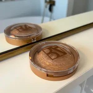 Aldrig använd bronzer (enbart testad en gång). Säljer då jag inte använder bronzer. Ursprungspris 199kr och ej kvar online. 