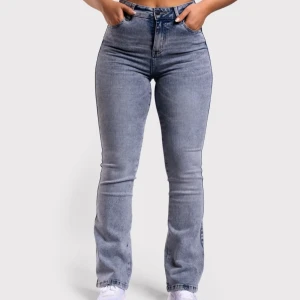 Peachtights Blue Mist Flared Jeans - Säljer ett par oanvända blå flared jeans med hög midja. Jeansen är ganska snäva och visar din tydlig figur. Ord pris 898 kr